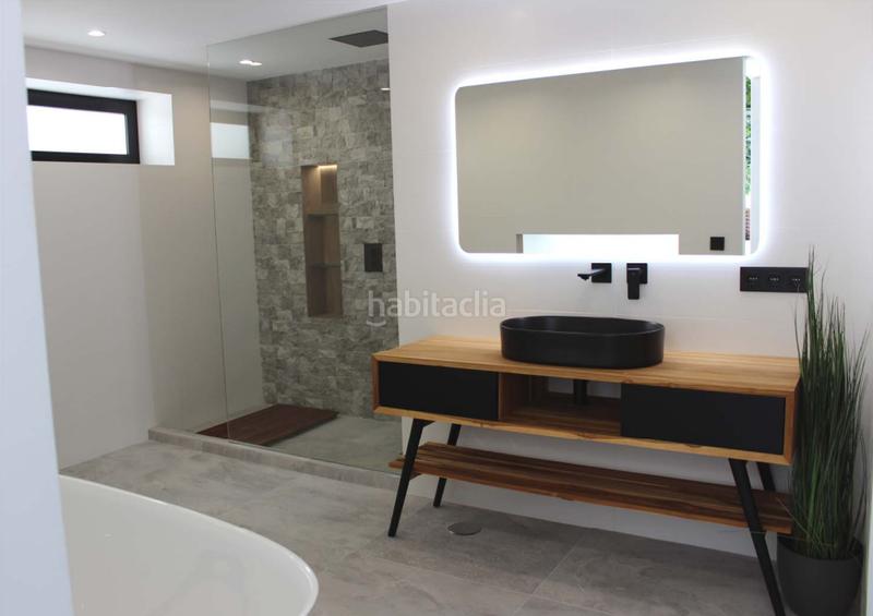 Foto 2e099a91-ee59-404d-ad30-ab24895e9339. Casa villa en venta este, en Elviria Marbella