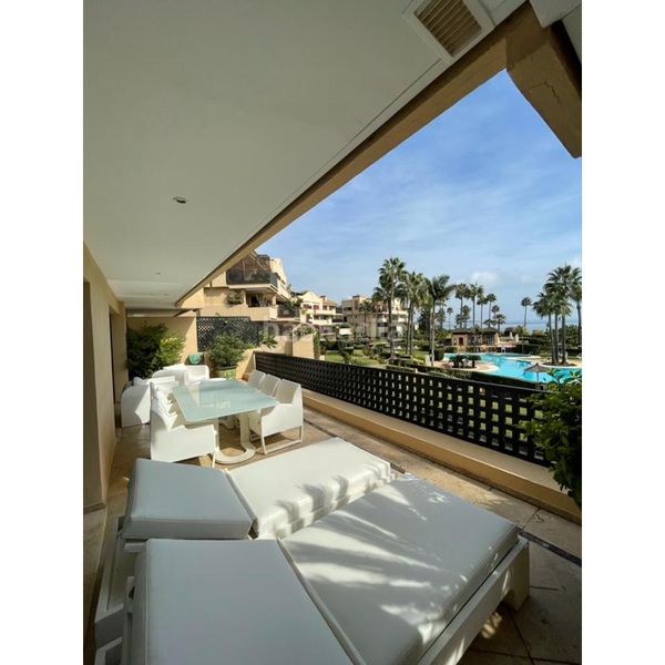 Foto c9cfc3b4-4d87-462c-97f4-9fc689d91fc7. Apartament amb aparcament piscina a Villacana - Costalita - Saladillo Estepona