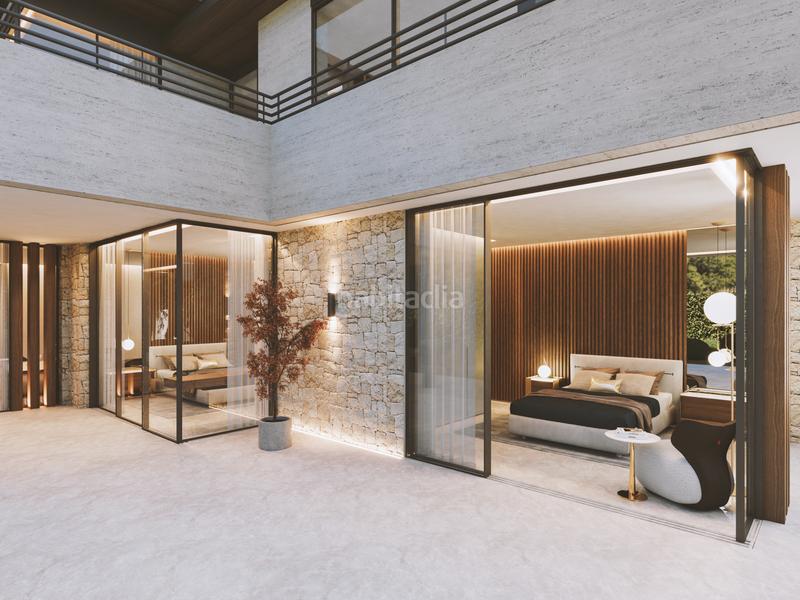 Foto 2a01862e-0abb-466a-a78d-01f7271c5142. Casa situado en una calle privada y tranquila en la carolina, esta impresionante obra maestra moderna exuda belleza y serenidad, con vi en Marbella