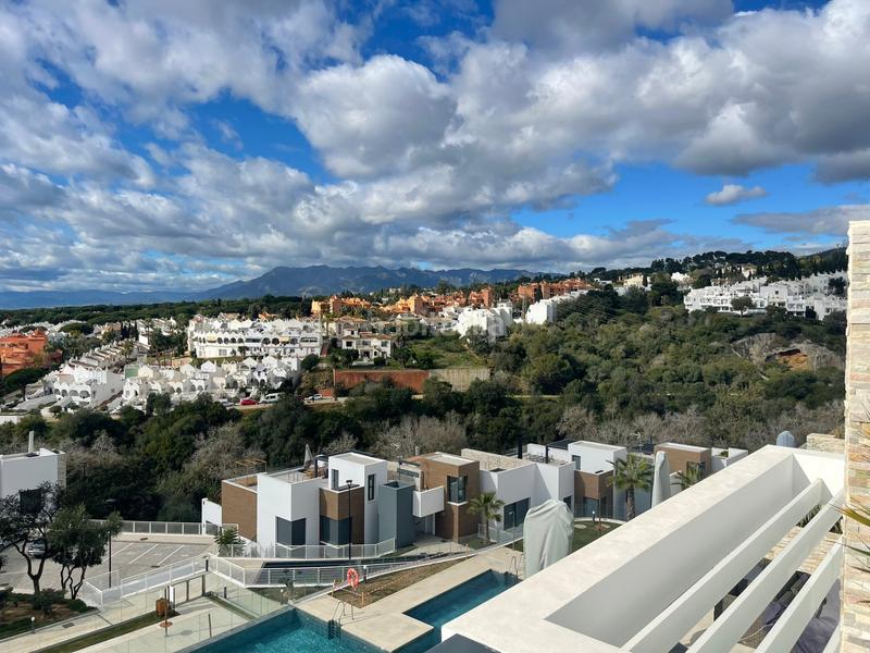 Foto fcbfc1ea-805e-44df-aa0b-edca817b5203. Ático duplex penthouse with private rooftop swimming pool en Marbella