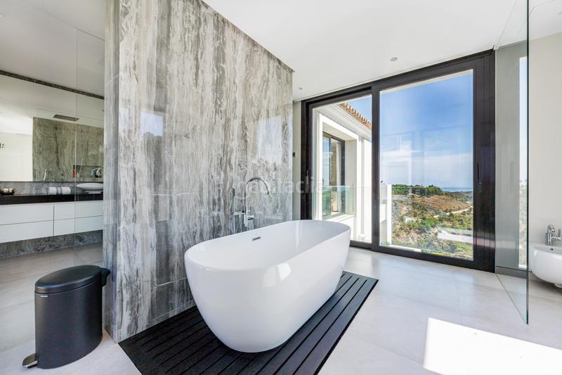 Foto 64d591eb-040a-4859-99aa-45ba19df2cc0. Casa con parcheggio piscina in Casco Antiguo Marbella