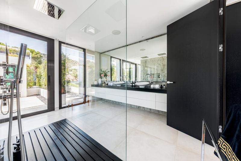 Foto b99a7000-0e7e-4cfd-97cb-5f155f8ba8a0. Casa con parcheggio piscina in Casco Antiguo Marbella