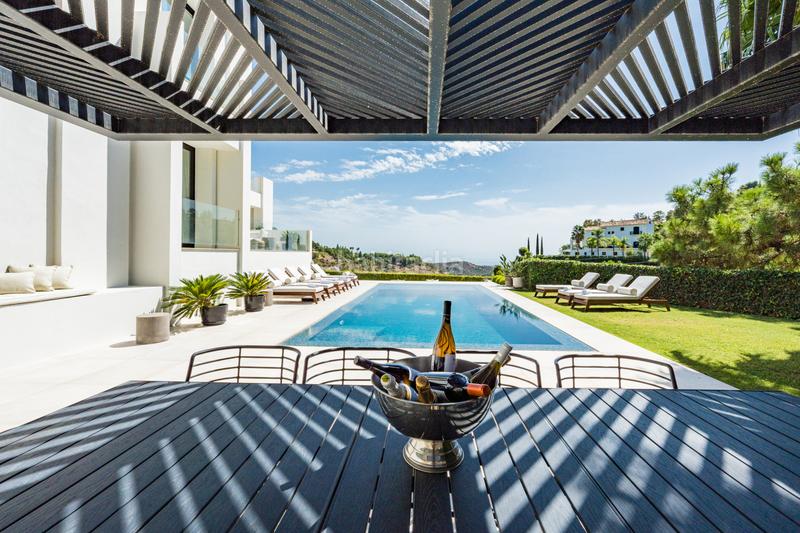 Foto e256548b-c5a8-40ce-81a8-a6b9af4a2e72. Casa con parcheggio piscina in Casco Antiguo Marbella