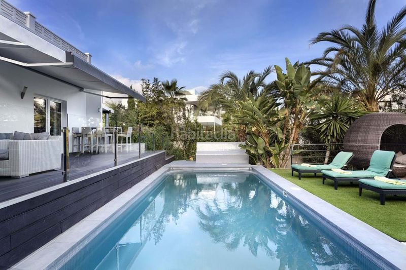 Foto c3d9cdd1-92a7-4258-b1e9-9529d9166b8b. Casa amb aparcament piscina a Casco Antiguo Marbella