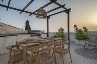 Appartement à Casco Antiguo. Lujosa propiedad de tres niveles con dormitorio de estilo escand