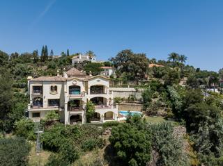 Casa en Casco Antiguo. Villa clásica y encantadora con vistas impresionantes en comunid