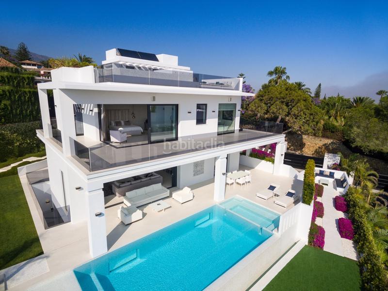 Foto aebf3363-695b-4d8a-8bbf-550d70ef1ef3. Casa impresionante villa de lujo moderna en nagueles, con vistas panorámicas al mar y a la montaña. en Marbella