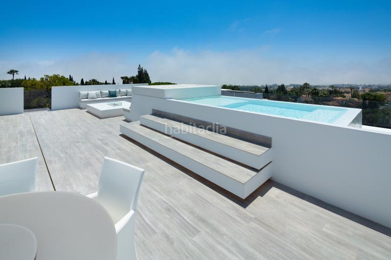 Foto ea80a26c-f3c7-4fe6-8fbc-3fbc3f6480bc. Casa impresionante villa de lujo moderna en nagueles, con vistas panorámicas al mar y a la montaña. en Marbella