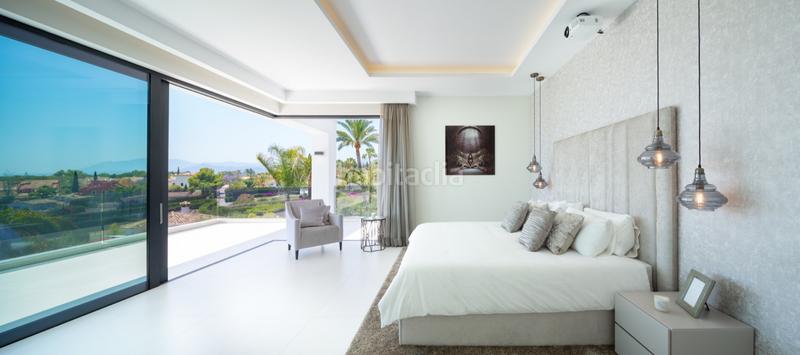 Foto f8e35b83-9970-4783-a6c1-bf2e9db13d48. Casa impresionante villa de lujo moderna en nagueles, con vistas panorámicas al mar y a la montaña. en Marbella