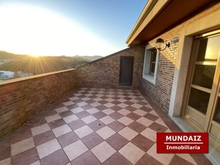 Chalet en Egia. Venta de adosado