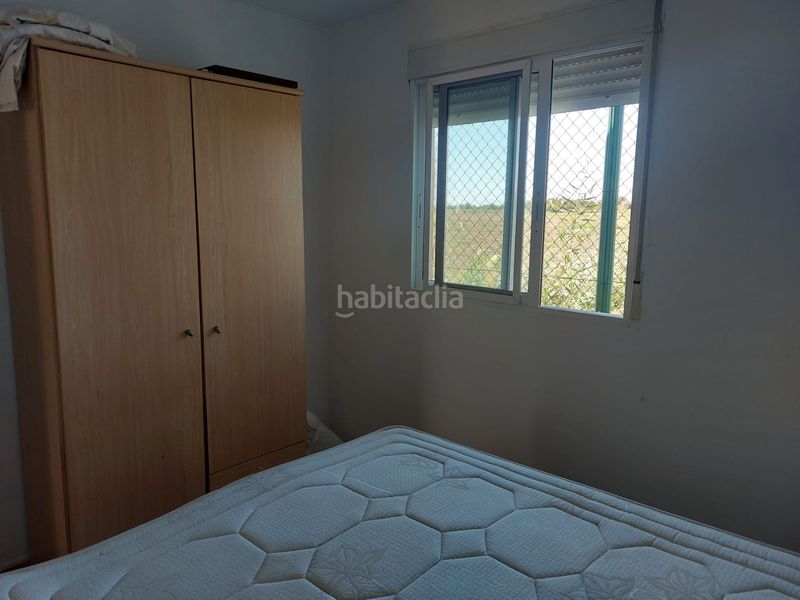 Foto adaf7fff-d387-4754-9946-5f84244eee76. Masia amb xemeneia aparcament piscina a Alfajarín