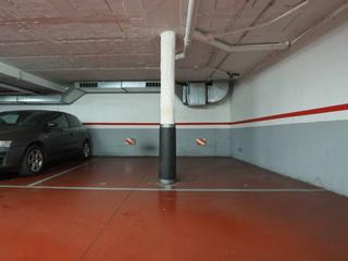 Parking voiture à Barcelona 136. Parking en venta en centre