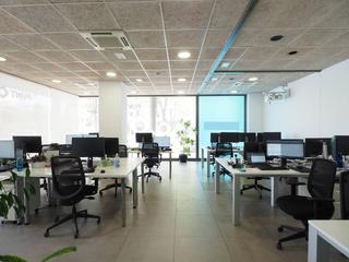 Local commercial  Avinguda de marie curie. Local en venta en can bassa-palou