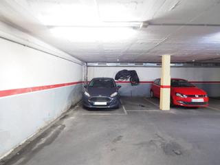 Aparcament cotxe  Isabel de villena. Parking en venta en centre