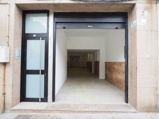 Location Local commercial  Francesc macià. Local en alquiler en centre