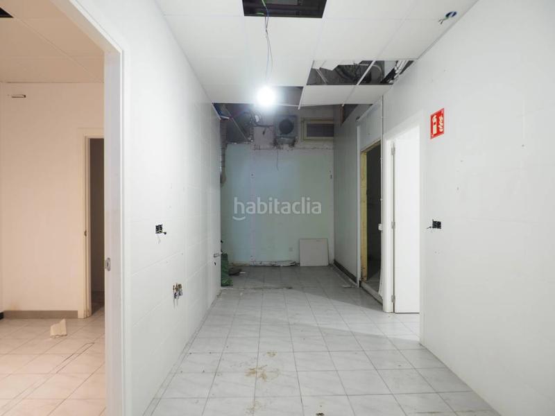 Foto 8b04365f-e74f-46cb-87f7-2591b7a92dba. Location local commercial dans Instituts Granollers