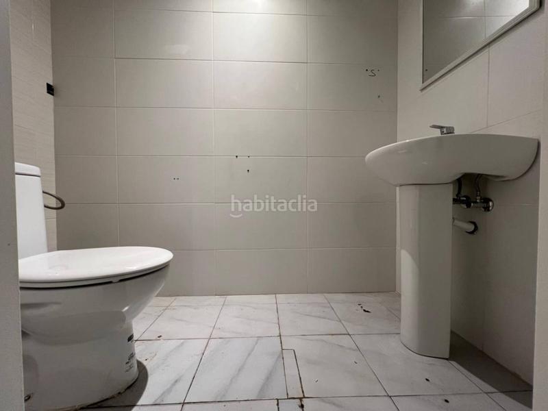 Foto d94026e9-e7a2-4187-9e6b-922c0bbac52a. Location local commercial dans Instituts Granollers