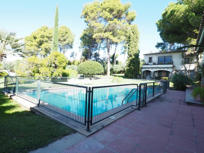 Foto e431d6ce-4765-4c64-b903-a16a178ab0f2. Chalet espectacular casa en venta en Canovelles