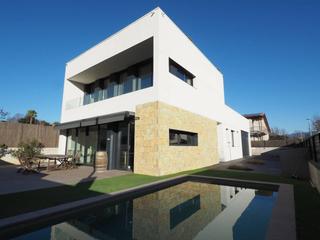 Casa  Enric gurgui. Venta de una casa en canovelles, zona ayuntamiento