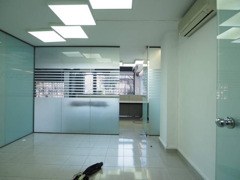 Foto b7220905-67d6-4776-8da9-4c88cb759e07. Rent business premise in josep pinyol 8 in Sant miquel Granollers