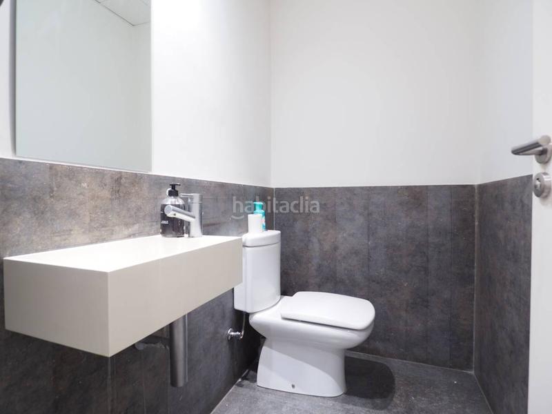 Foto 7e75027c-8a82-4af5-a105-c6ffae514bc1. Local comercial  en venta centro en Granollers