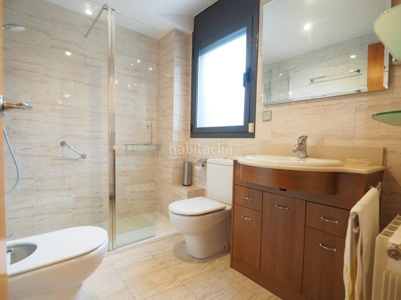 Foto 92fb8d9d-7525-44f2-b5d9-38b5b6a8d0ed. Piso venta de piso centro, pl. coronapalaudaries en Granollers