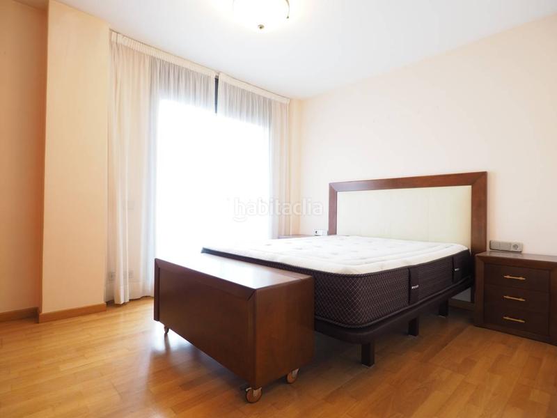 Foto ea03939d-ae79-4f47-bf25-3518bf590ee0. Piso venta de piso centro, pl. coronapalaudaries en Granollers