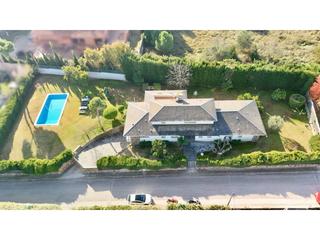 Chalet  Travessia del tibidabo. Venta de una casa unifamiliar en canovelles