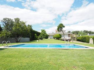 Xalet  Travessia del tibidabo. Venta de una casa unifamiliar en canovelles