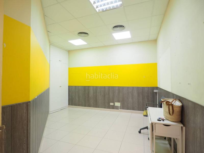 Foto 554a96e2-2ad4-4749-8c7a-0e941802ef65. Lloguer local comercial a Instituts Granollers