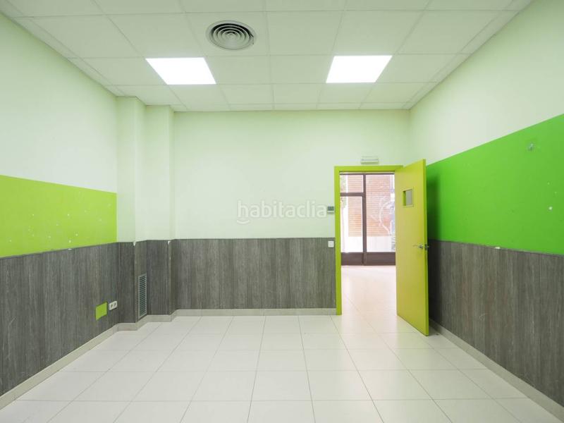 Foto 96ddea8a-50b1-4d45-a295-262ab4afaf2c. Lloguer local comercial a Instituts Granollers