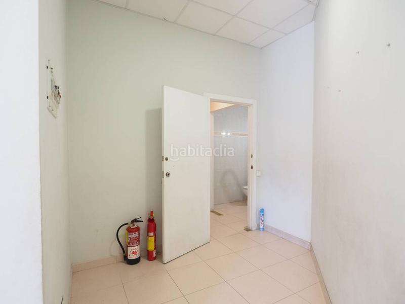 Foto 8da1d8de-7507-407a-9630-7756f42599cb. Location local commercial dans Instituts Granollers