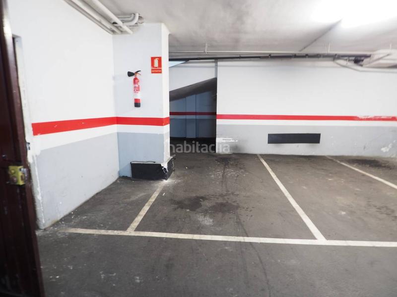 Foto bcfacc39-5fac-4062-b944-55f20efffa74. Aparcament cotxe a Instituts Granollers