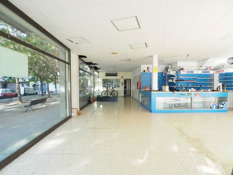 Foto 21492d12-77f1-415c-9ed8-d95842ea1c3f. Lloguer local comercial a Joan Prim Granollers