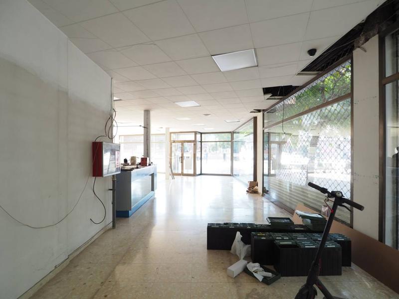 Foto 6433cc00-e1b8-445e-b806-1bfc0fe1ff3d. Lloguer local comercial a Joan Prim Granollers