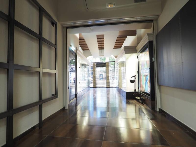 Foto 44b14253-0d8b-41f8-89ad-0c667e7ff505. Alquiler local comercial en de les olles 12 local en alquiler en Centre en Granollers