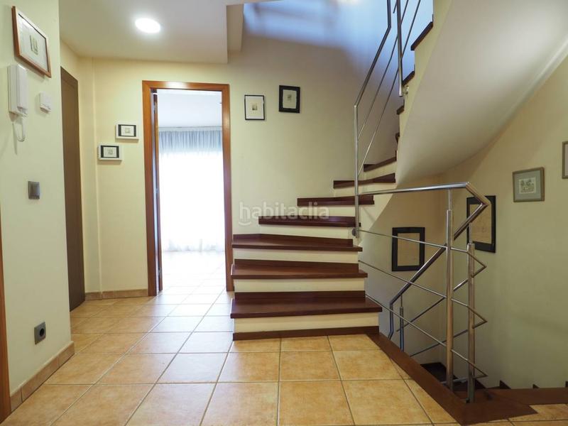 Foto 023397ee-604f-45ab-9189-b0c570366ebc. Maison jumelée avec chauffage parking piscine dans Font Verda Granollers