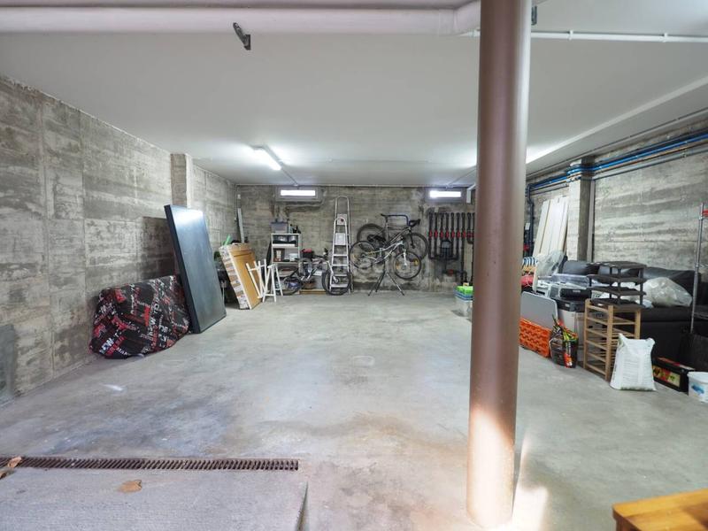 Foto 0552d7bf-12e7-4a9b-962e-2d53ada119a7. Maison jumelée avec chauffage parking piscine dans Font Verda Granollers