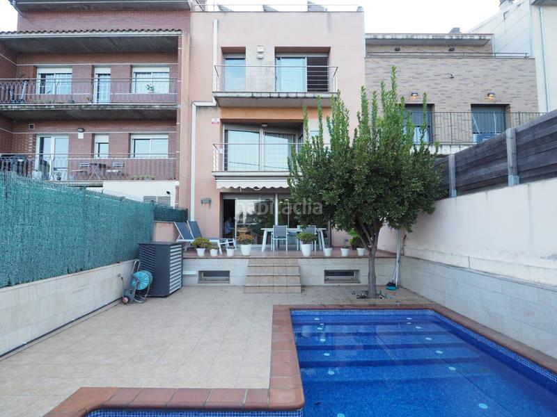 Foto 1e3a3a0b-2e27-44c0-9737-0f1fcef747b2. Maison jumelée avec chauffage parking piscine dans Font Verda Granollers