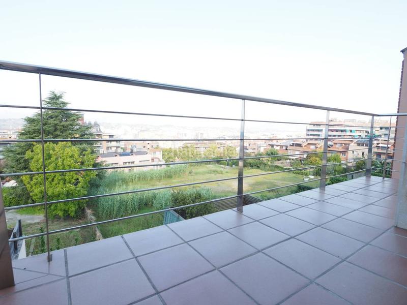 Foto 4b4b3f79-6e55-4fe0-95eb-712b6c988767. Maison jumelée avec chauffage parking piscine dans Font Verda Granollers