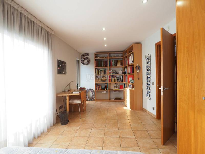 Foto 6e24a6ea-7bf0-431a-92ae-4fce2cc6ce1e. Maison jumelée avec chauffage parking piscine dans Font Verda Granollers