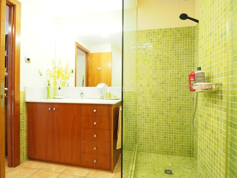 Foto a2a8aad6-4b01-4d84-ba89-f1456bf38fb1. Maison jumelée avec chauffage parking piscine dans Font Verda Granollers