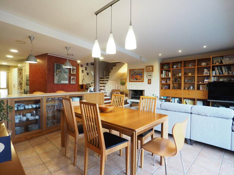 Foto e56925b6-a41b-42e3-82e6-9189e7f56d1a. Maison jumelée avec chauffage parking piscine dans Font Verda Granollers