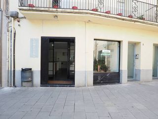 Miete Geschäftsraum  Plaza olles. Alquiler de local comercial en el centro de granollers