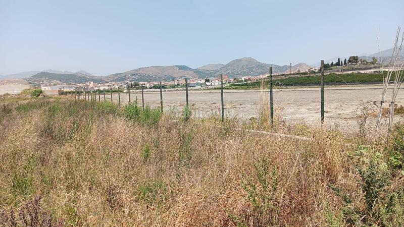Foto 5bcf2b81-b41f-4c84-a75f-7803d9fb12e5. Industrial plot in calle vadillo bajo in Motril ciudad Motril