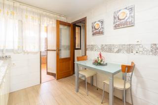 Casa a Calle gloria fuertes 9. En venta  casa esquinera toda exterior en los álamos  motril