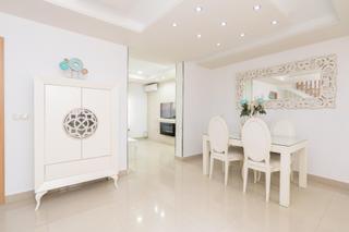 Casa  Calle martin de porres. Exclusiva vivienda reformada con materiales de alta gama