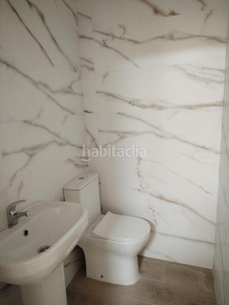 Foto b9f818a0-c3de-4ec0-8117-a0b2f8a7a6a6. Alquiler local comercial  en el centro en Motril