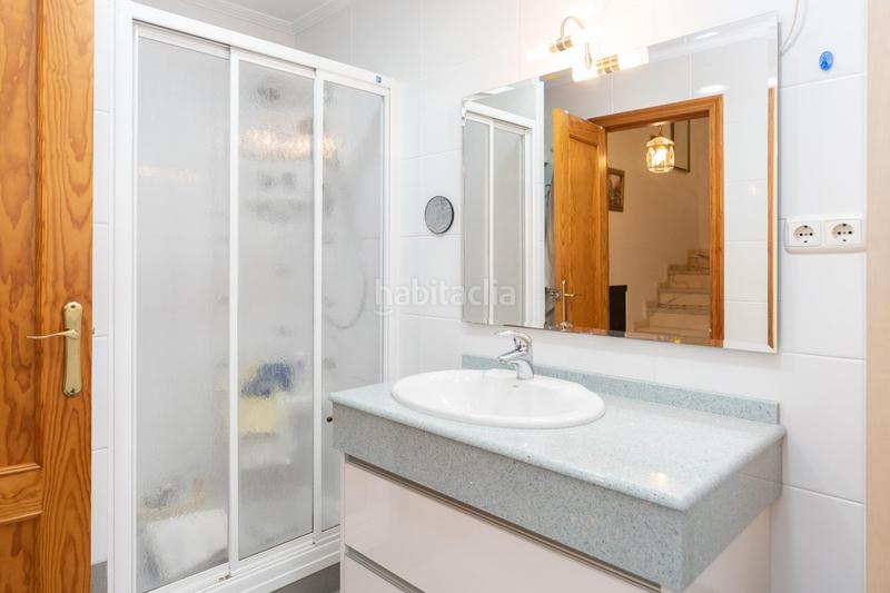 Foto 29c8e724-9b87-432b-a443-8521ca183793. Casa en calle rosa chacel 8 casa en una zona privilegiada!! en Motril