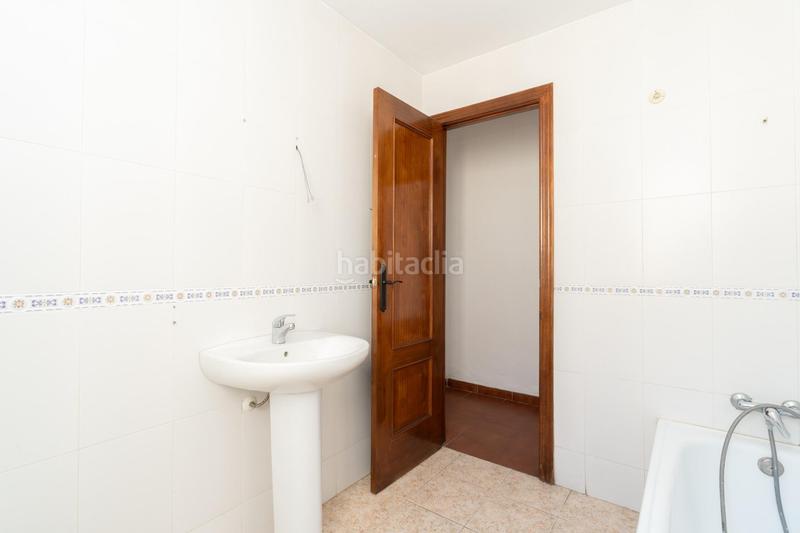 Foto b1edb1d3-df22-42ab-a3bb-879f2bbe1444. Pis a Motril ciudad Motril